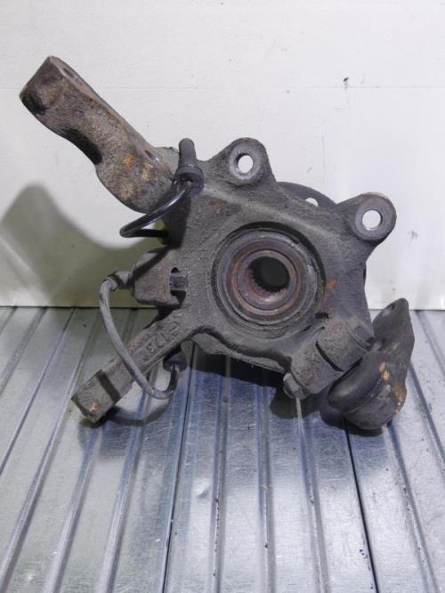 Fusee avant gauche RENAULT CLIO 2 PHASE 2 Diesel