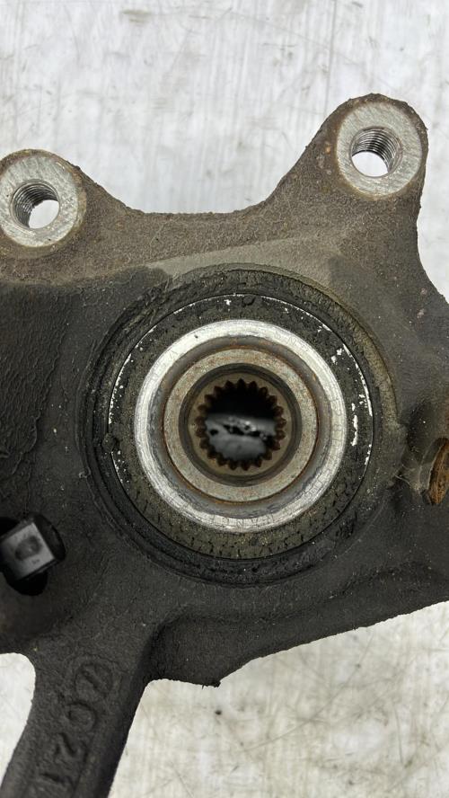 Fusee avant gauche RENAULT CLIO 2 PHASE 2 Essence