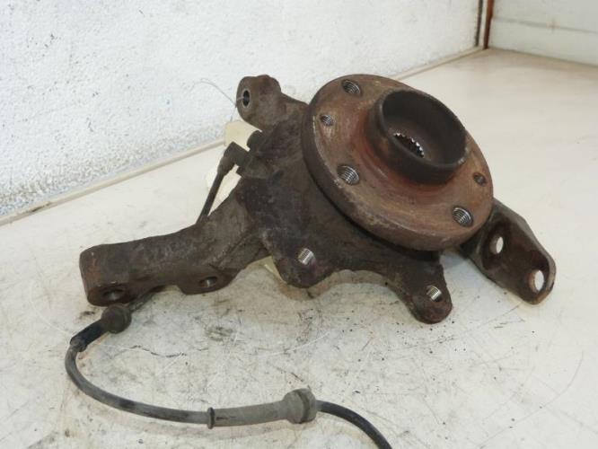 Fusee avant gauche RENAULT CLIO 2 PHASE 2 Essence