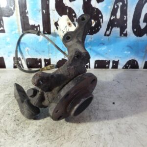 Fusee avant gauche RENAULT CLIO 2 PHASE 1 Essence