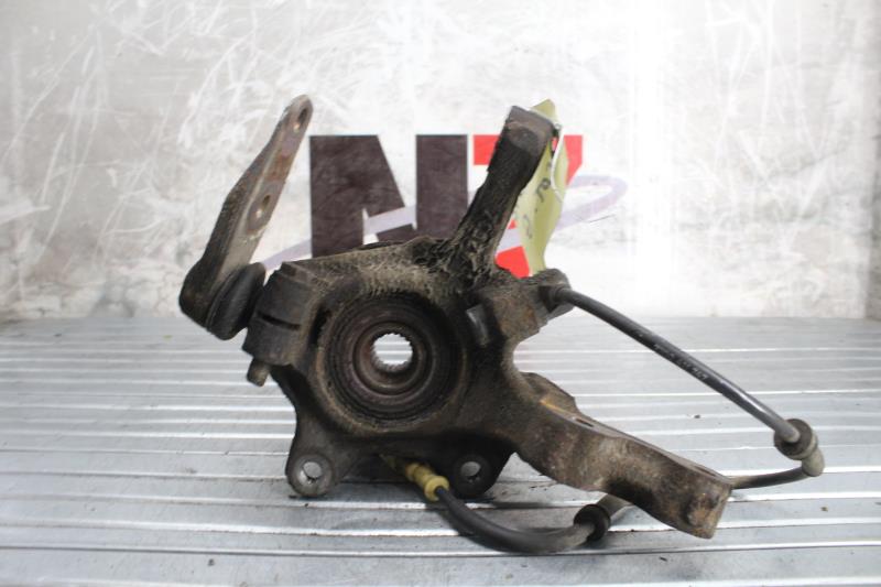 Fusee avant gauche RENAULT CLIO 2 PHASE 2 Essence