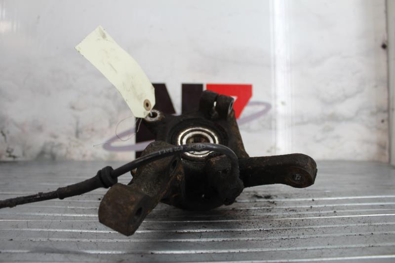 Fusee avant gauche RENAULT CLIO 2 PHASE 2 Diesel