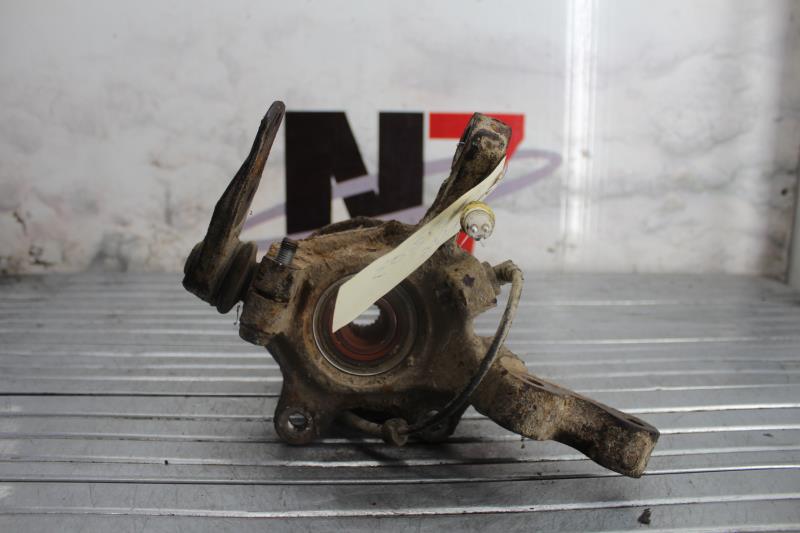 Fusee avant gauche RENAULT CLIO 2 PHASE 2 Diesel