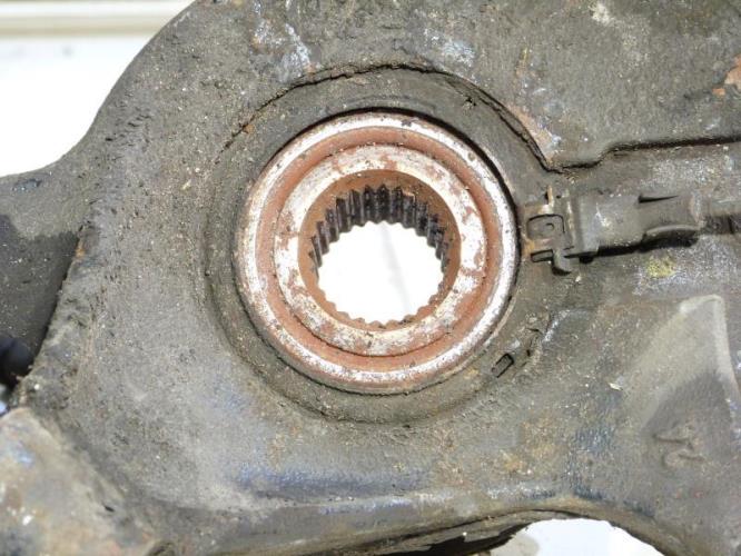 Fusee avant gauche RENAULT LAGUNA 2 PHASE 2 Essence