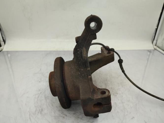 Fusee avant gauche RENAULT CLIO 3 PHASE 2 Diesel
