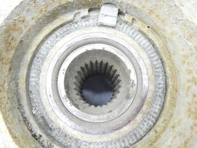 Fusee avant gauche DACIA DUSTER 1 PHASE 1 Diesel