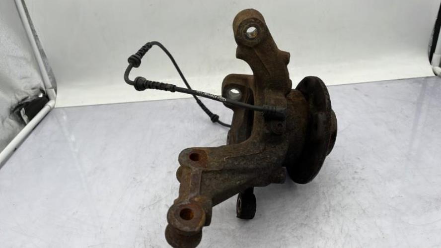 Fusee avant gauche DACIA DUSTER 1 PHASE 1 Diesel