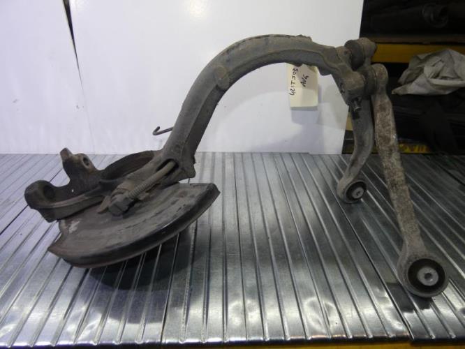 Fusee avant gauche VOLKSWAGEN PASSAT 4 PHASE 2 BREAK Diesel