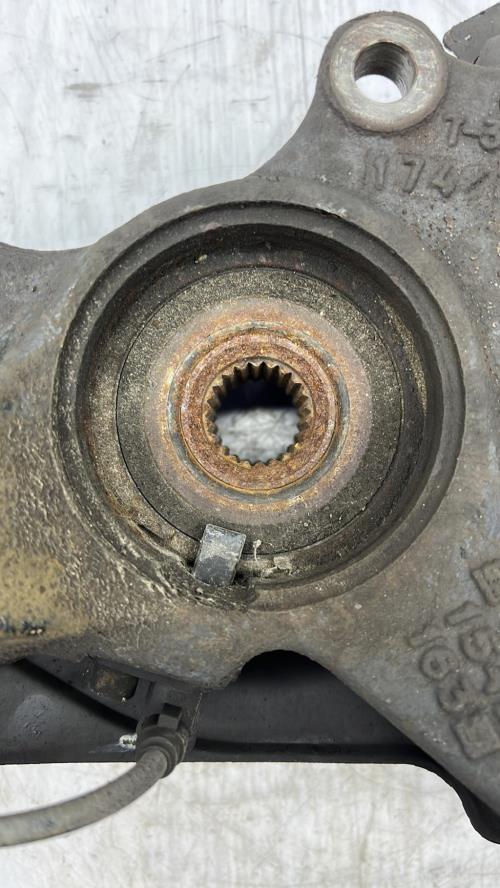 Fusee avant gauche OPEL CORSA D PHASE 1 Essence/GPL