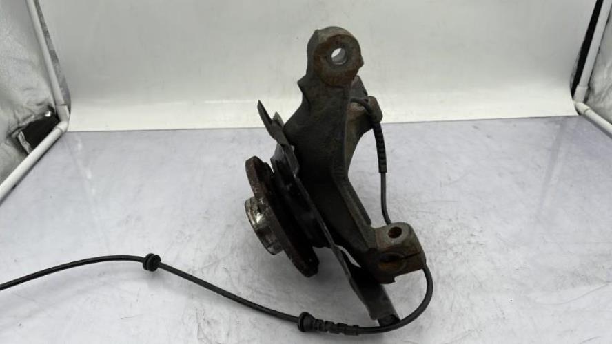 Fusee avant gauche OPEL CORSA D PHASE 2 Essence