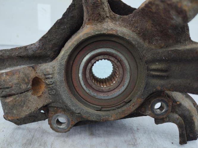 Fusee avant gauche ALFA ROMEO 155 Diesel