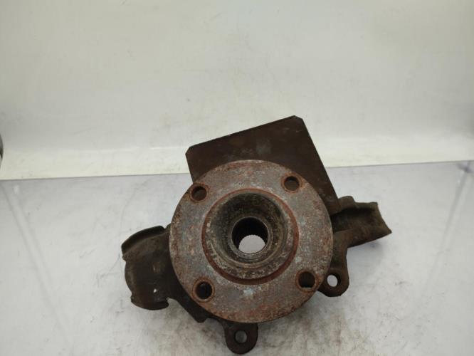 Fusee avant gauche AUDI 80 3 PHASE 2 Diesel