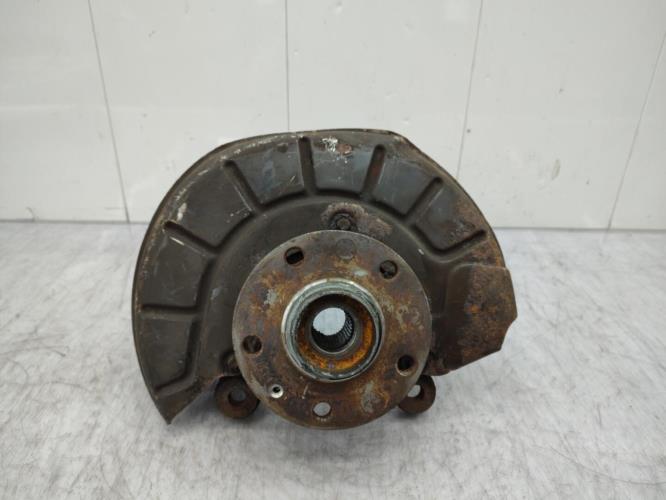 Fusee avant gauche AUDI