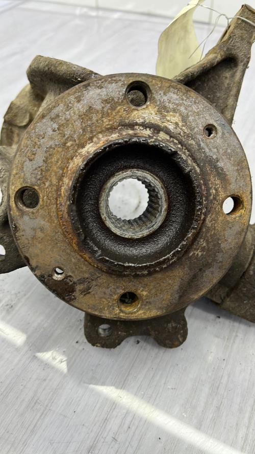 Fusee avant gauche PEUGEOT 405 PHASE 1 Essence