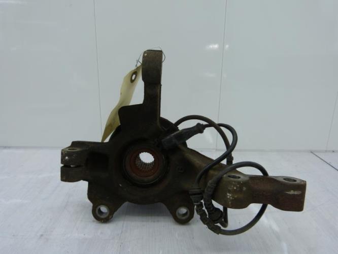 Fusee avant gauche RENAULT CLIO 3 PHASE 2 Essence