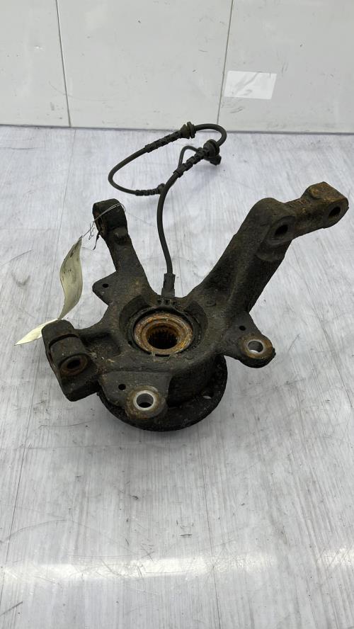 Fusee avant gauche RENAULT CLIO 3 PHASE 2 Diesel