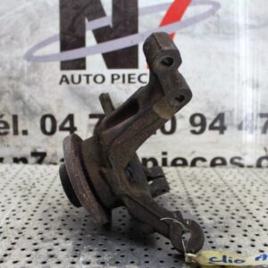 Fusee avant gauche RENAULT CLIO 3 PHASE 1 Diesel