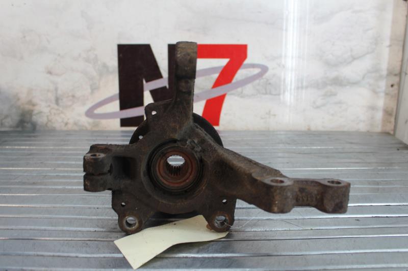 Fusee avant gauche RENAULT CLIO 3 PHASE 1 Diesel