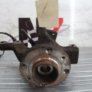 Fusee avant gauche RENAULT CLIO 3 PHASE 2 Essence