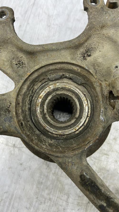 Fusee avant gauche VOLKSWAGEN GOLF 2