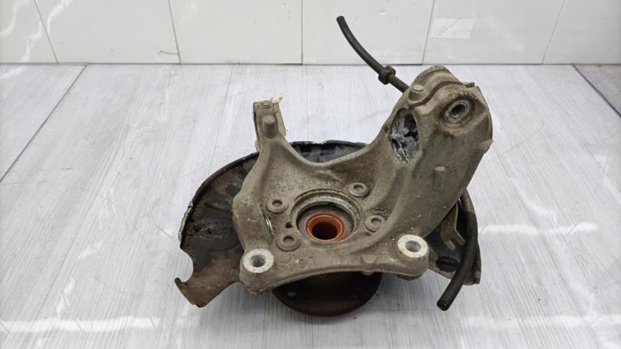 Fusee avant gauche VOLKSWAGEN PASSAT 5 CC COUPE Diesel