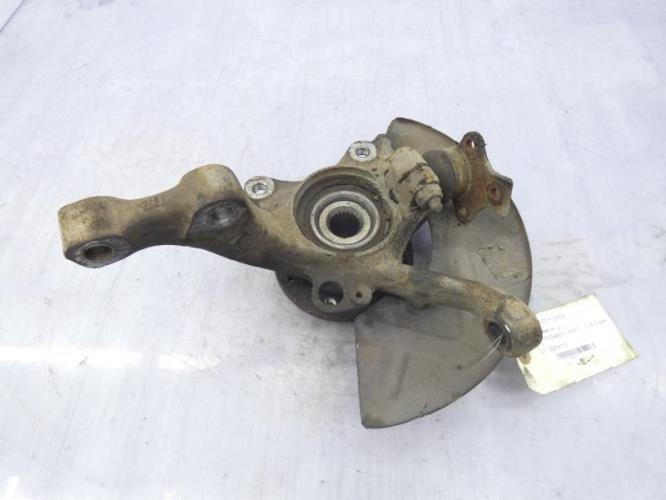 Fusee avant gauche VOLKSWAGEN VENTO Essence