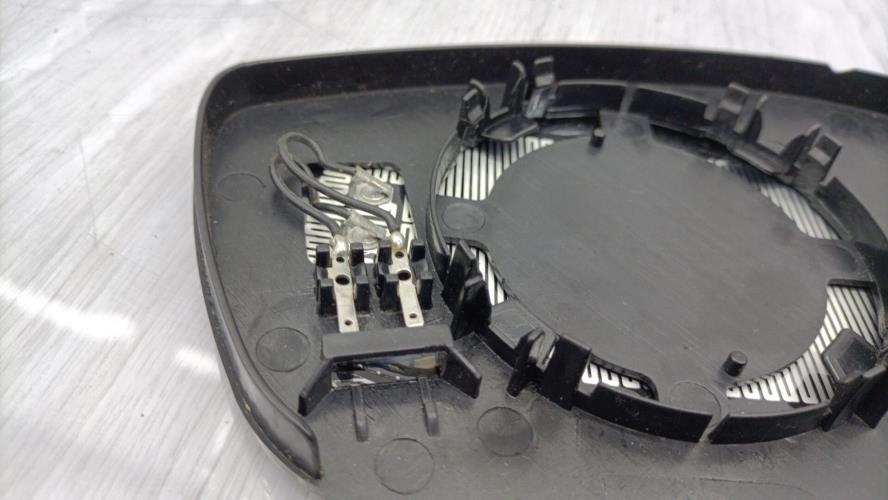 Glace retroviseur droit PEUGEOT 208 1 PHASE 2 Diesel