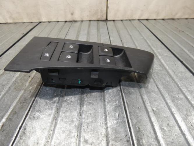 Interrupteur de leve vitre OPEL ASTRA J PHASE 1 Diesel