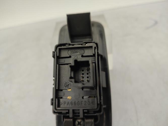 Interrupteur de leve vitre arriere droit RENAULT LATITUDE Diesel