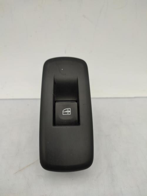 Interrupteur de leve vitre arriere gauche RENAULT LATITUDE Diesel