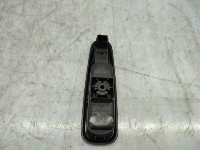Interrupteur de leve vitre arriere gauche PEUGEOT 5008 1 PHASE 1 Diesel