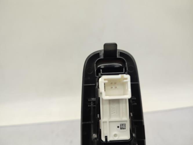 Interrupteur de leve vitre arriere gauche PEUGEOT 308 2 SW PHASE 2 BREAK Diesel