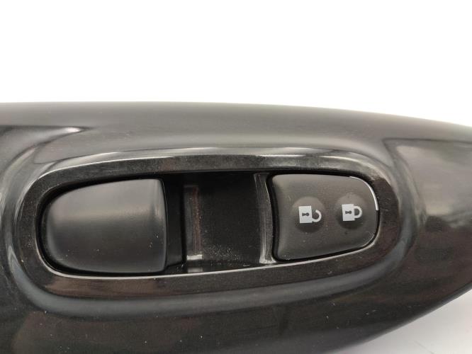 Interrupteur de leve vitre avant droit NISSAN JUKE 1 PHASE 2 Diesel