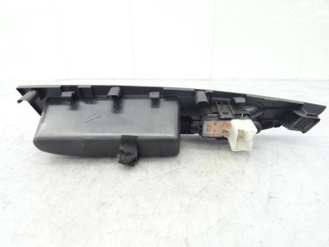 Interrupteur de leve vitre avant droit NISSAN QASHQAI 2 PHASE 1 Diesel