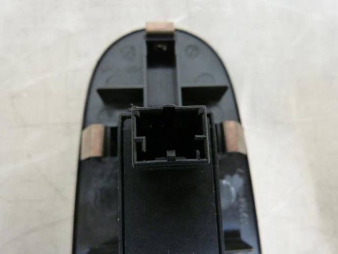 Interrupteur de leve vitre avant droit FIAT PUNTO EVO 3 Diesel