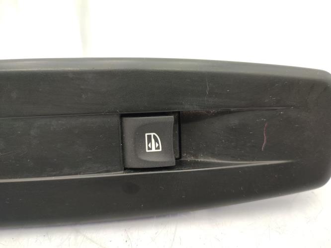 Interrupteur de leve vitre avant droit RENAULT SCENIC 3 PHASE 2 Diesel