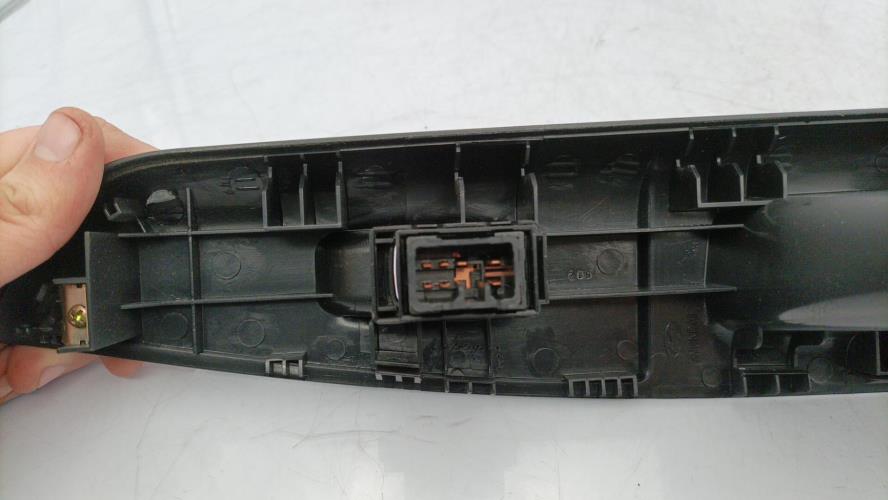 Interrupteur de leve vitre avant droit HYUNDAI GETZ PHASE 1 Essence