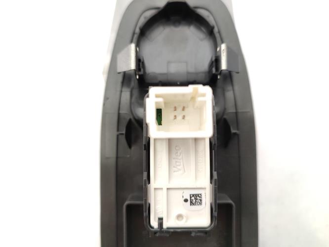 Interrupteur de leve vitre avant droit PEUGEOT 2008 1 PHASE 1 Essence