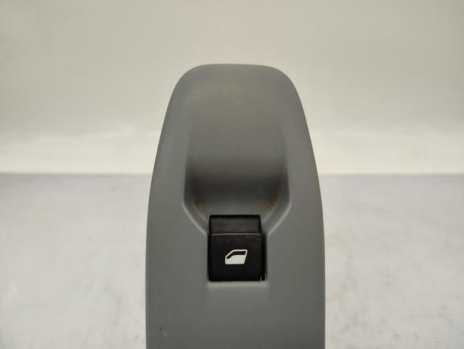 Interrupteur de leve vitre avant droit PEUGEOT 208 1 PHASE 1 Essence