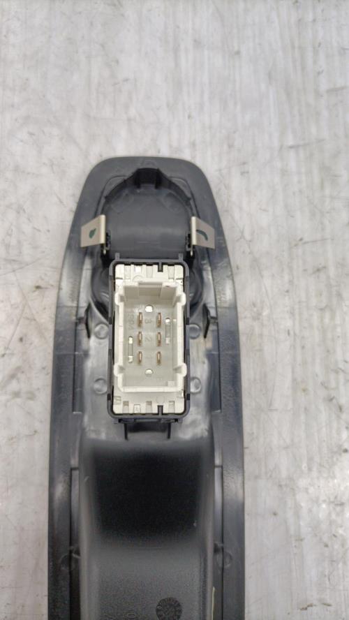 Interrupteur de leve vitre avant droit PEUGEOT 208 1 PHASE 1 Diesel