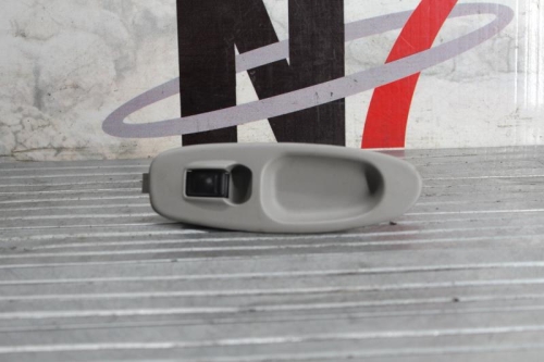 Interrupteur de leve vitre avant droit NISSAN ALMERA TINO PHASE 1 Diesel