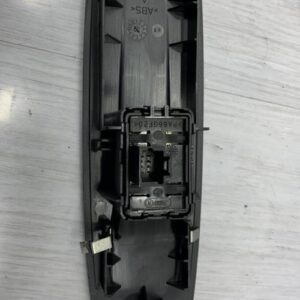 Interrupteur de leve vitre avant droit RENAULT MEGANE 3 PHASE 2 Diesel