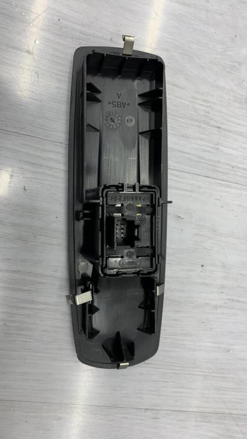 Interrupteur de leve vitre avant droit RENAULT MEGANE 3 PHASE 2 Diesel