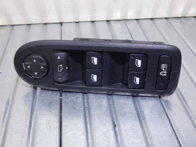 Interrupteur de leve vitre avant gauche CITROEN C5 2 Diesel
