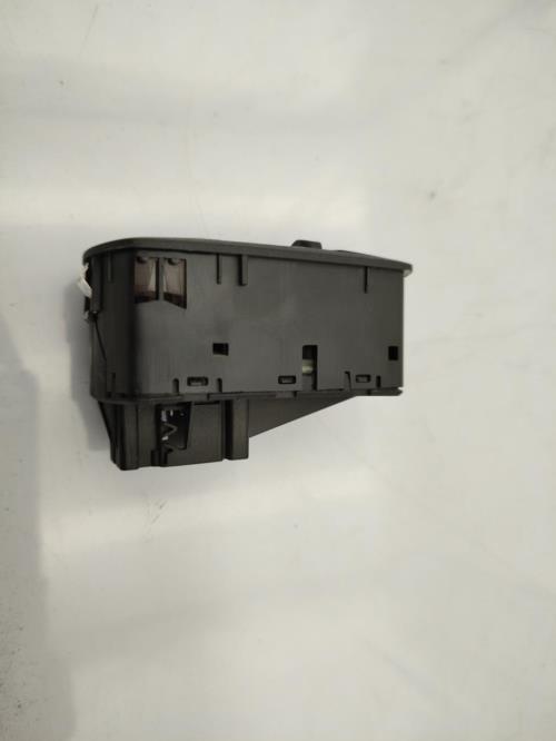 Interrupteur de leve vitre avant gauche OPEL CORSA D PHASE 1 Diesel