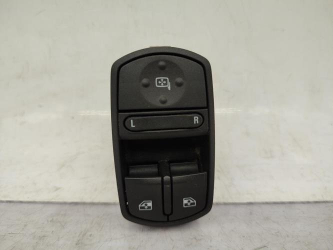 Interrupteur de leve vitre avant gauche OPEL CORSA D PHASE 1 Essence