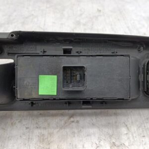 Interrupteur de leve vitre avant gauche VOLKSWAGEN GOLF PLUS PHASE 2 Essence