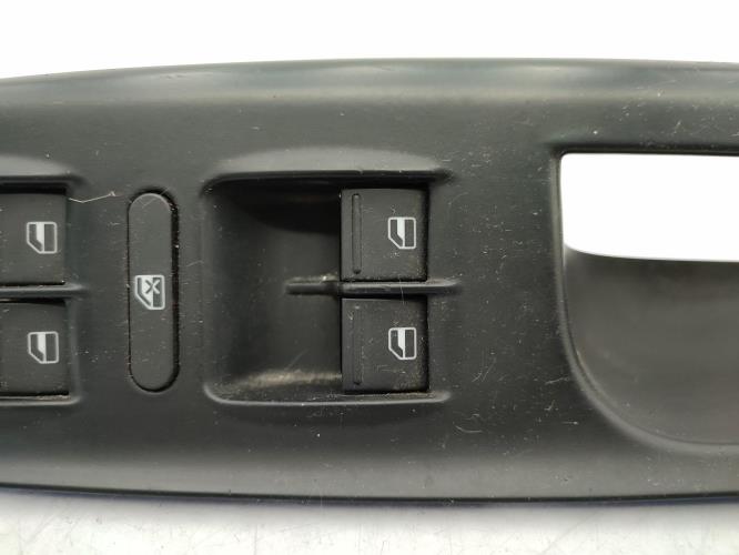 Interrupteur de leve vitre avant gauche VOLKSWAGEN PASSAT 5 Diesel
