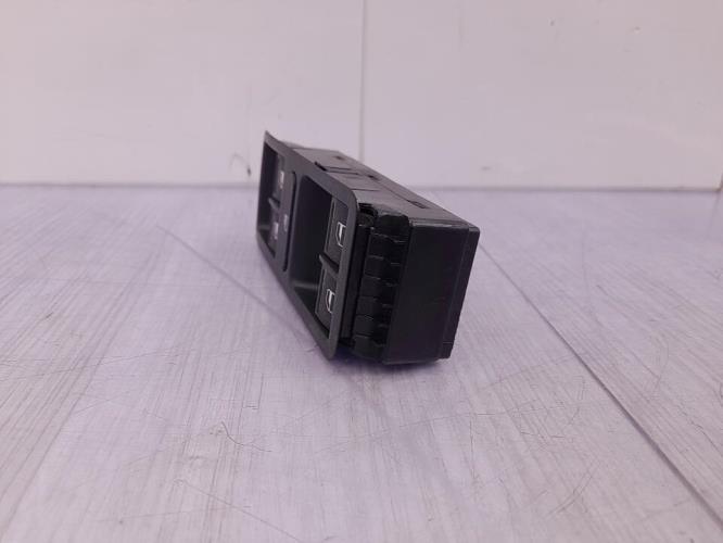 Interrupteur de leve vitre avant gauche VOLKSWAGEN POLO 5 PHASE 1 Essence