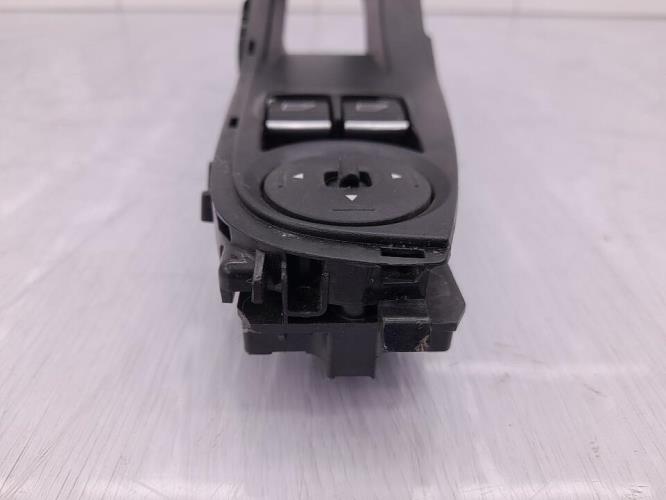Interrupteur de leve vitre avant gauche FORD FIESTA 6 PHASE 2 Diesel